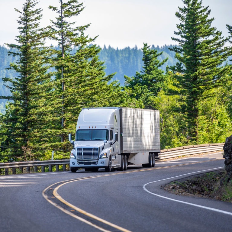 提供加急货运服务的卡车