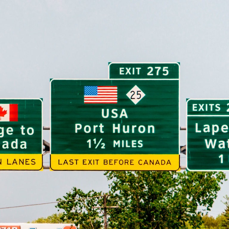 枢纽集团在加拿大高速公路签署之前临近最后出口，同时在北美提供跨境物流